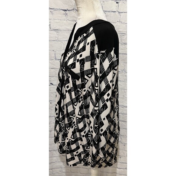 Elie McCarthy Womens Top Black White Buttondown Geometric Blouse Plus-size 2X - Picture 3 of 7